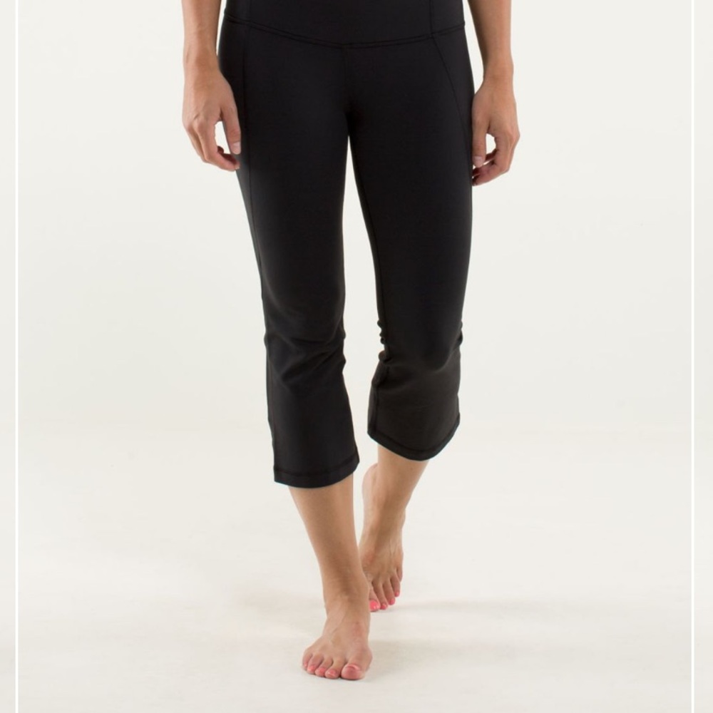 Lululemon Gather and Crow cropped pants